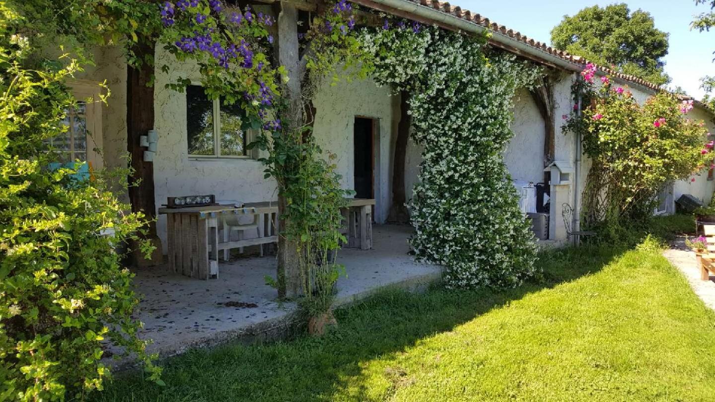 Clos De La Source Saint-Martin-du-Bois  Dış mekan fotoğraf
